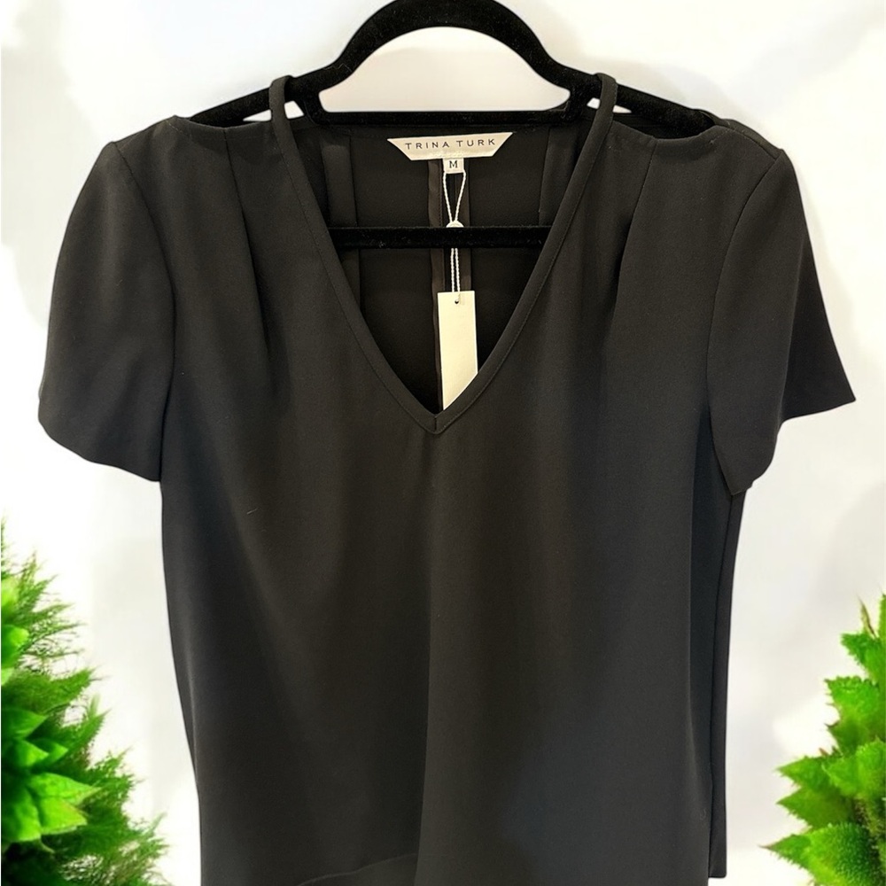 New Trina Turk Black V-Neck Women's Top med with tags!